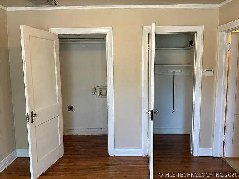 3003 E 3rd St — Photo 8