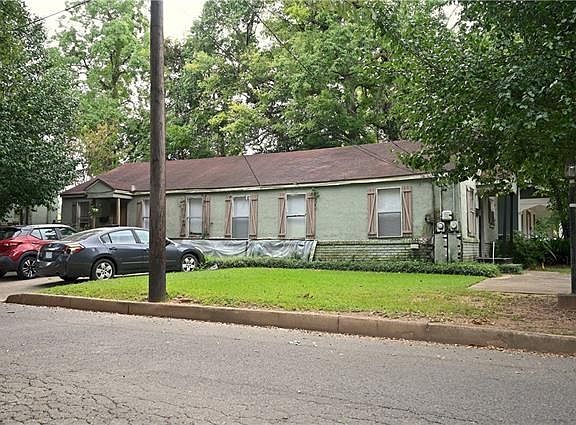 3rd image of 2401 Albert St