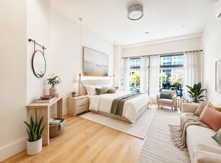 136 Delancey St #1, New York, NY 10002
