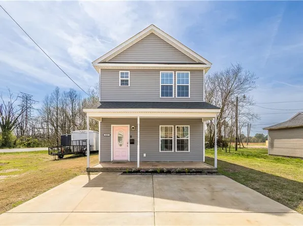 315 Duke St, Suffolk, VA 23434