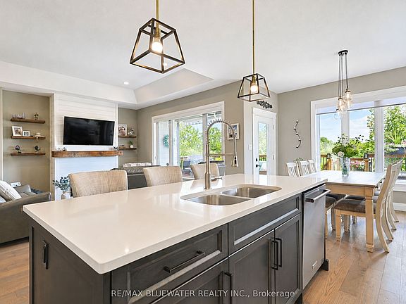 5th image of 34 Sunrise Ln