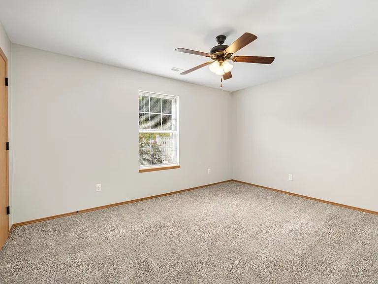 Megan Lane Apartments — Photo 9