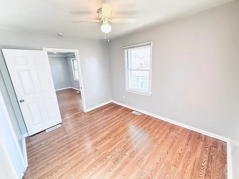 6847 Continental Ave — Photo 12