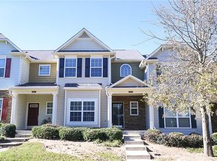 2454 Suwanee Pointe Dr, Lawrenceville, GA 30043