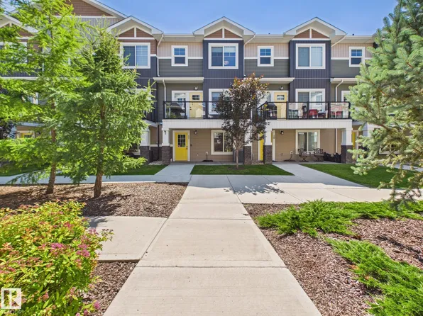 230 Edgemont Rd NW #11, Edmonton, AB T6M 0Y8