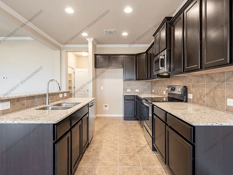 10206 Eaglefire Dr — Photo 4