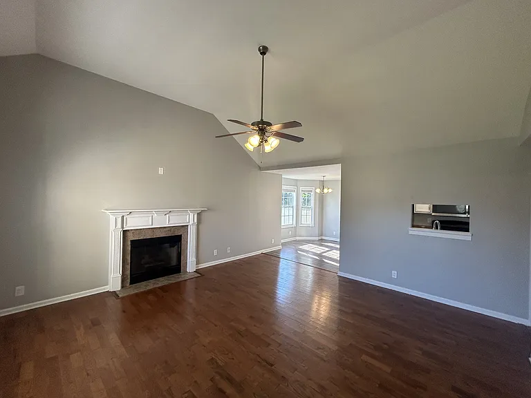 1340 Loren Cir — Photo 4