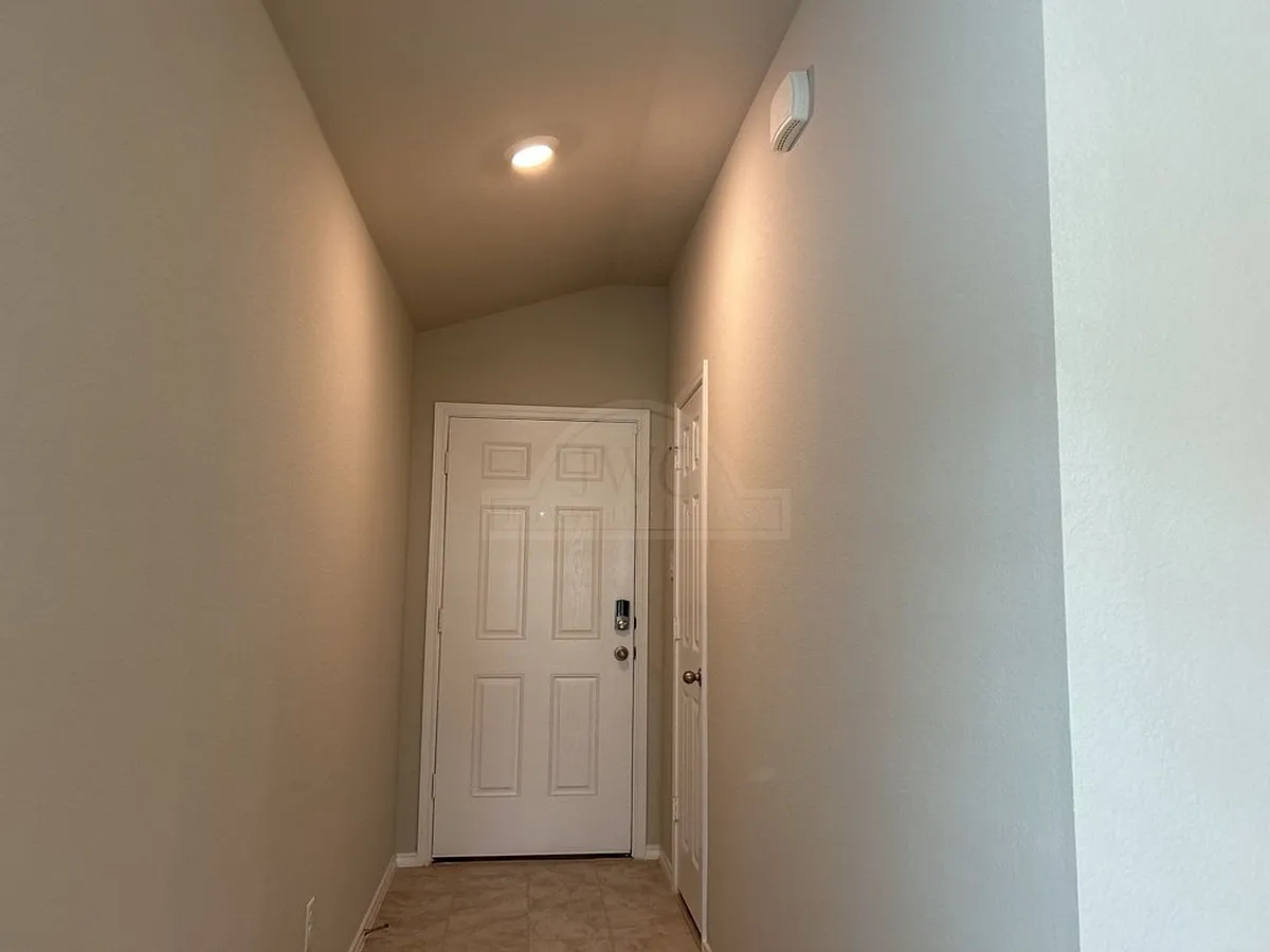 Building Photo - 1319 Iron Horse Dr