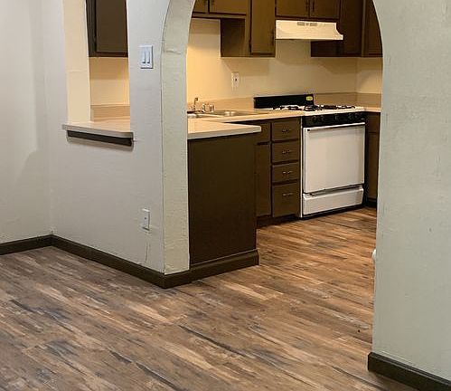 3rd image of 303 Alvarado Dr SE APT 2