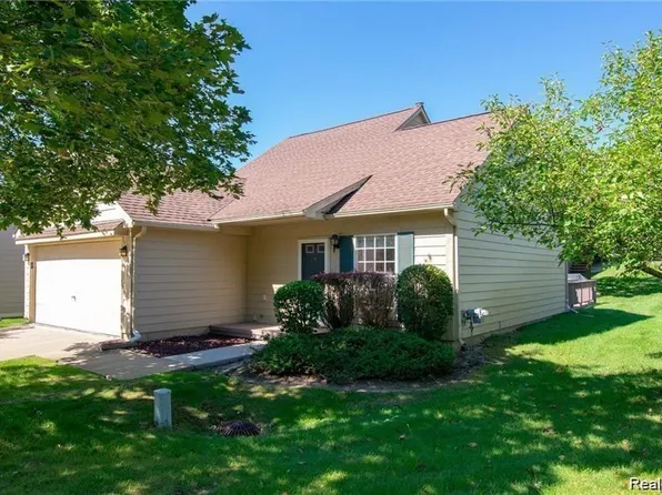 41423 Belden Cir, Novi, MI 48377