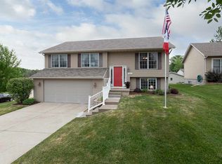 2642 W 54th St, Davenport, IA 52806