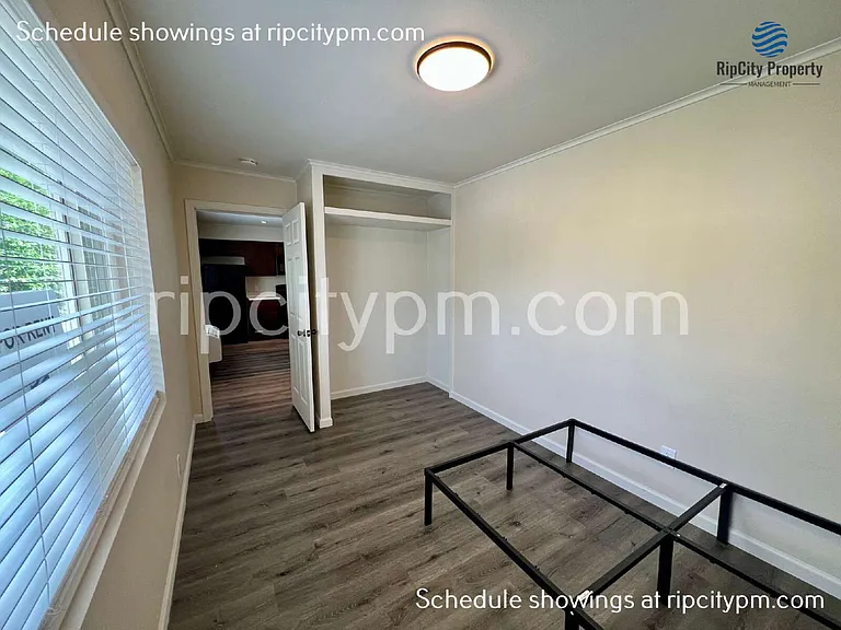 239 NE Lincoln St #2 — Photo 7