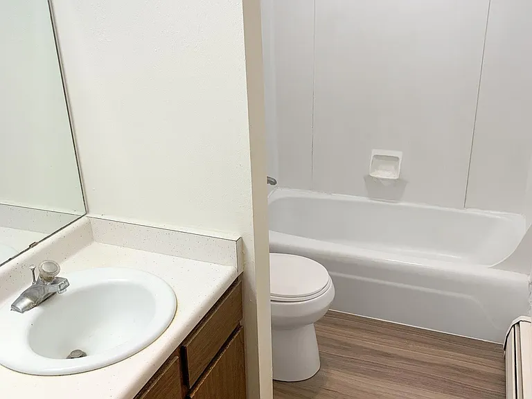 1132 E Johnson St — Photo 11