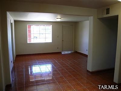5th image of 742 W Missouri St