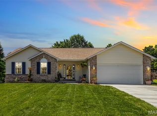 979 Reddington Oaks Ct, Saint Charles, MO 63304