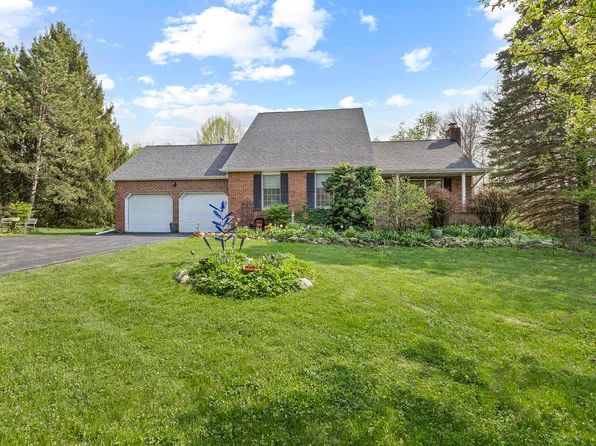 328 E Tratebas Rd, Chesterton, IN 46304