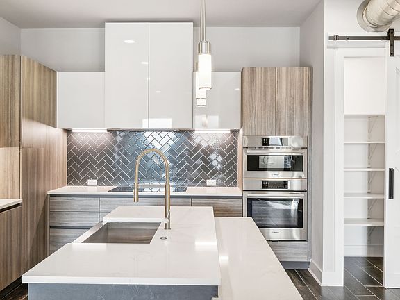 5th image of 1817 N Saint Marys St #401