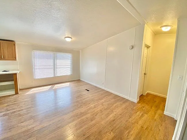 3 bed, $1,395 — Photo 4