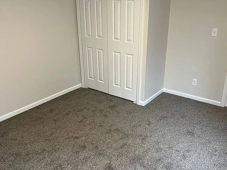 22621 Camber Ave — Photo 9