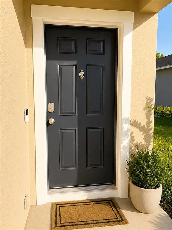 4 bed, 2.0 bath, 1720 sqft, $2,450 — Photo 2