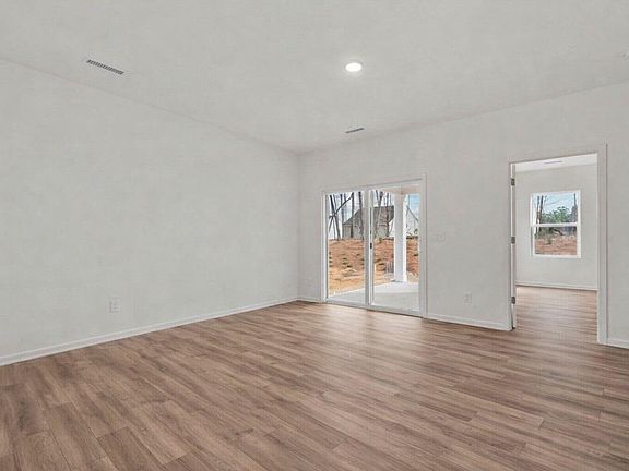 4th image of 2450 Spring Rise Ln