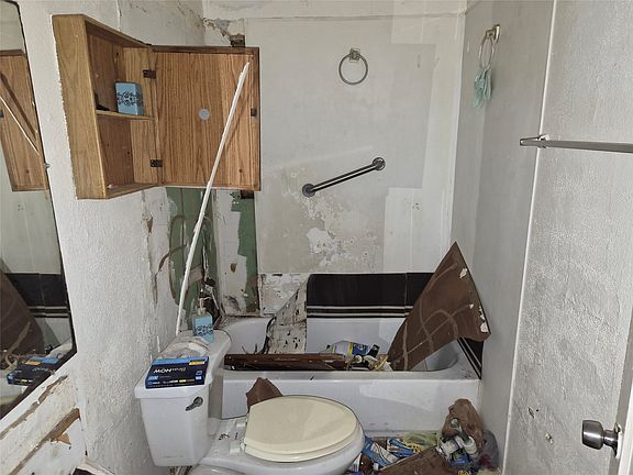 5th image of 335 Avenue J