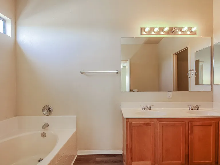 16236 W Lilac St — Photo 13