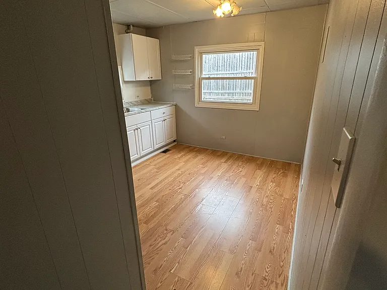 1423 Claire Dr — Photo 9