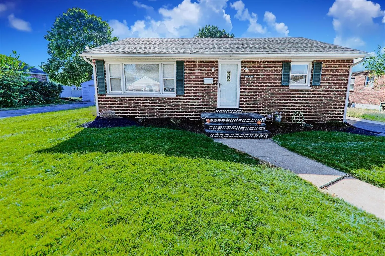 1808 Primrose Ave photo 1