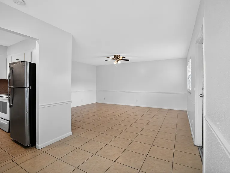 202 Bedford Trl — Photo 17