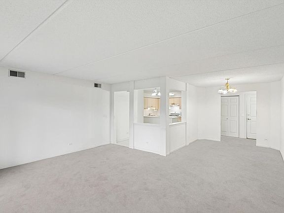 3rd image of 3900 W Bryn Mawr Ave APT 207