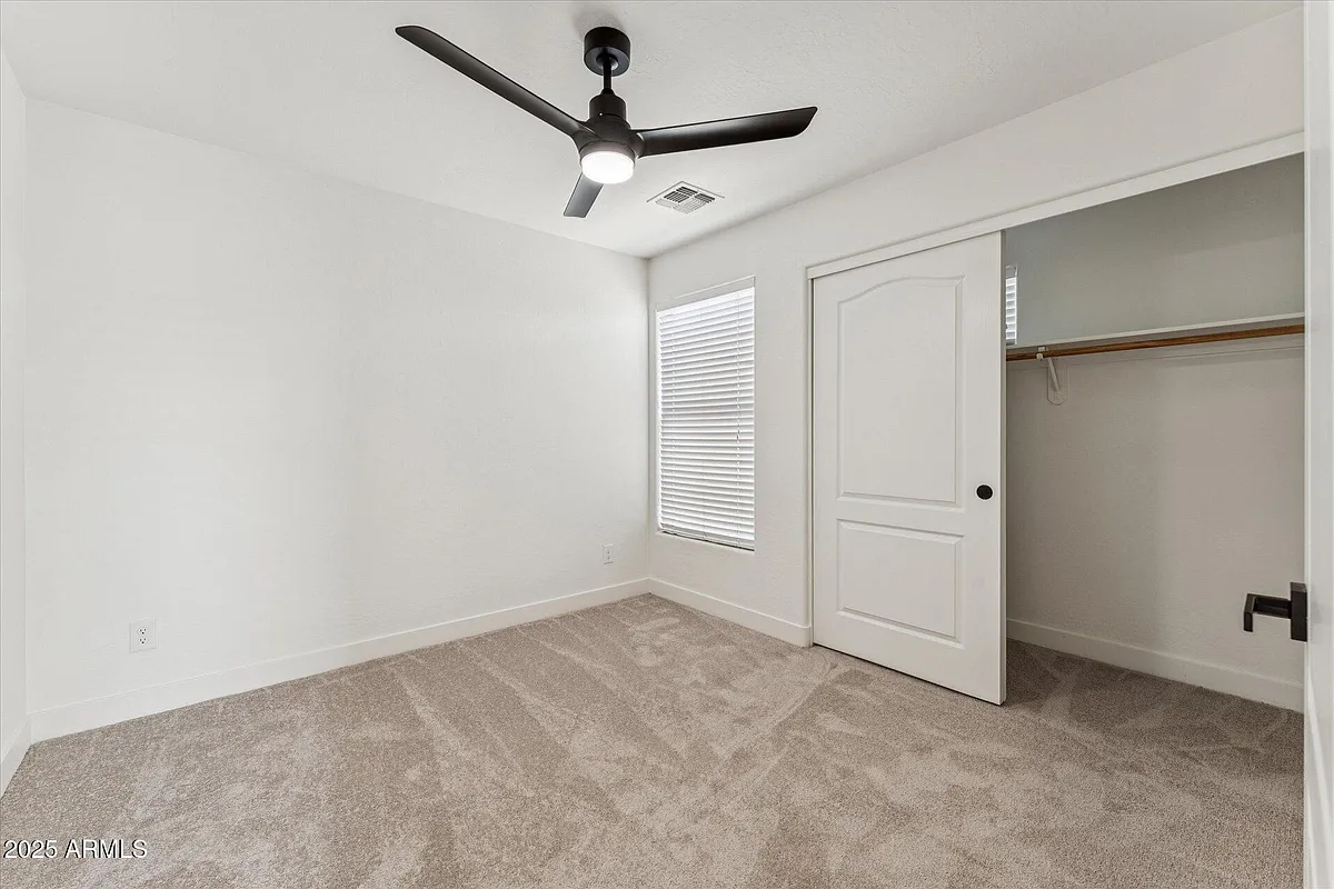 Building Photo - 9934 E Empress Ave