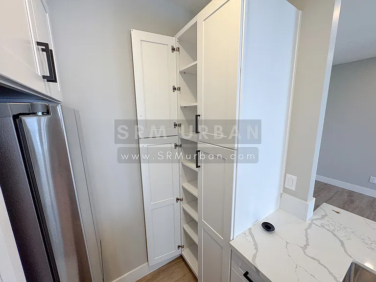 915 17th St #11 — Photo 15