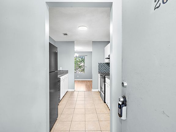 3rd image of 208 Greencastle Dr