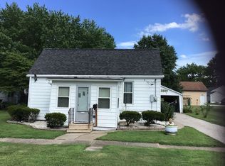 405 S Clinton St, New Athens, IL 62264