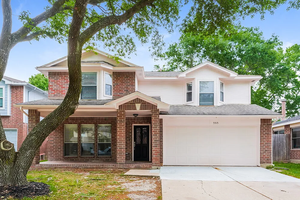 4 bed, 2.5 bath, 2368 sqft, $2,015 — Photo 1