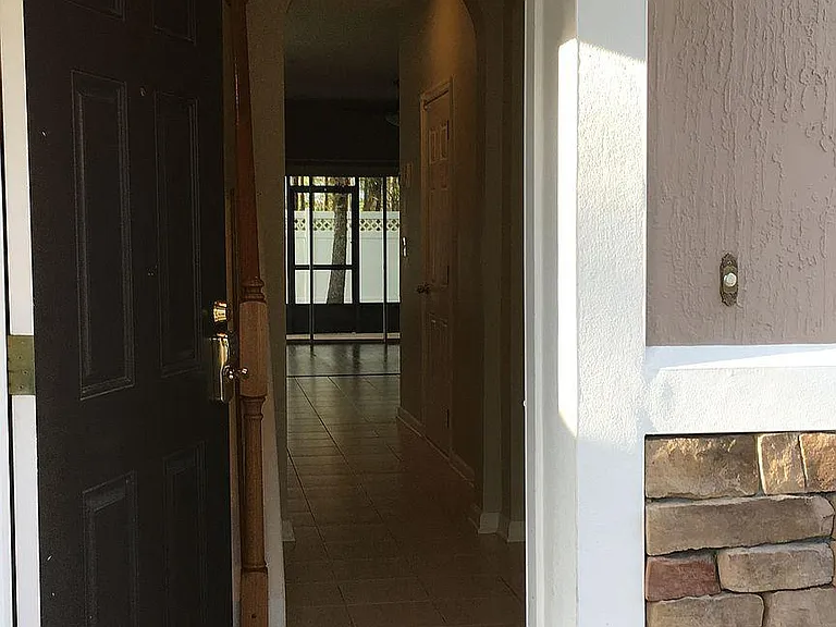 632 Crystal Way — Photo 5