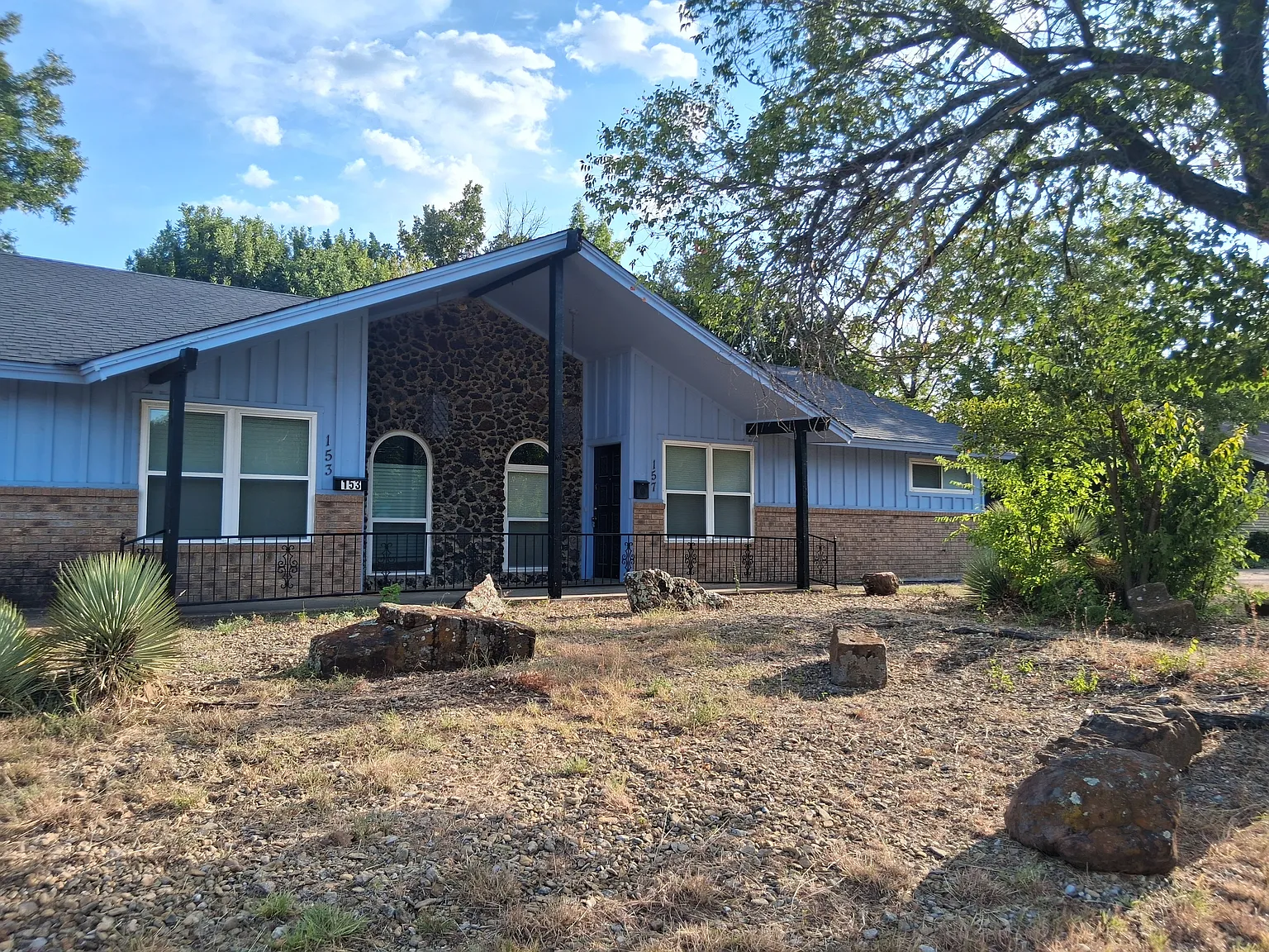2 bed, 1098 sqft, $1,775 — Photo 1