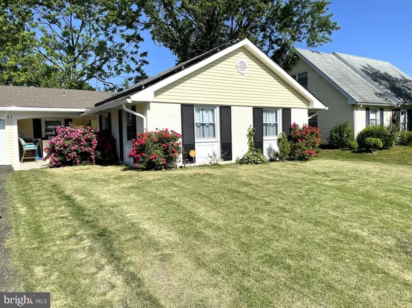 41 Hancock Ln, Willingboro, NJ 08046