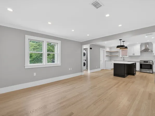 29 Hanson St #2, Somerville, MA 02143