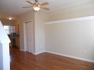 3426 Division St, Philadelphia, PA 19129