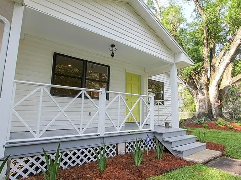 1301 E Cayuga St — Photo 2