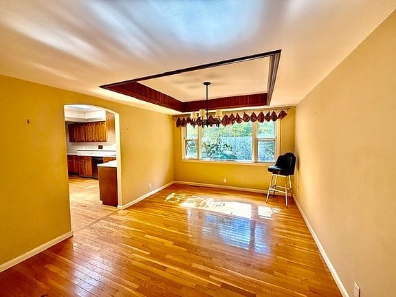 5th image of 2803 Curtis Rd