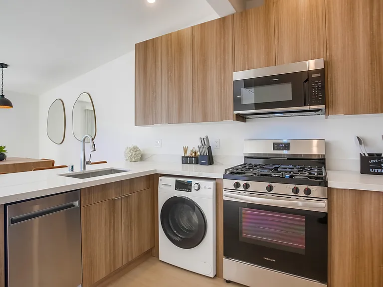 510 Nautilus St #1 — Photo 13