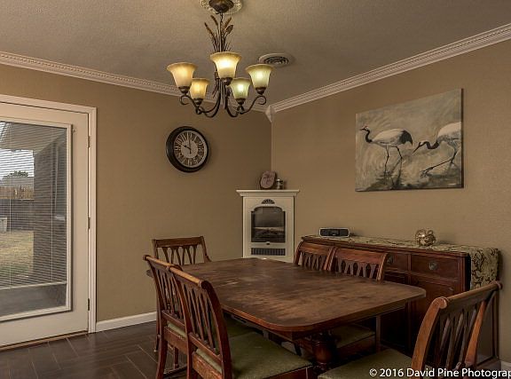 5th image of 4302 Versailles Dr