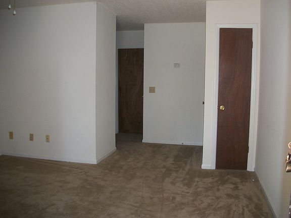 4th image of 3170 Moseley Dr APT 2