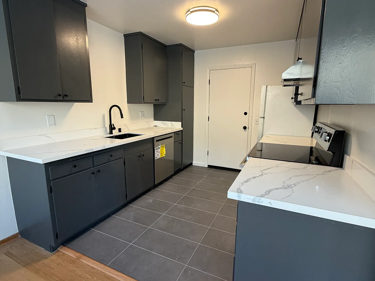 1 bed, $2,700 — Photo 4