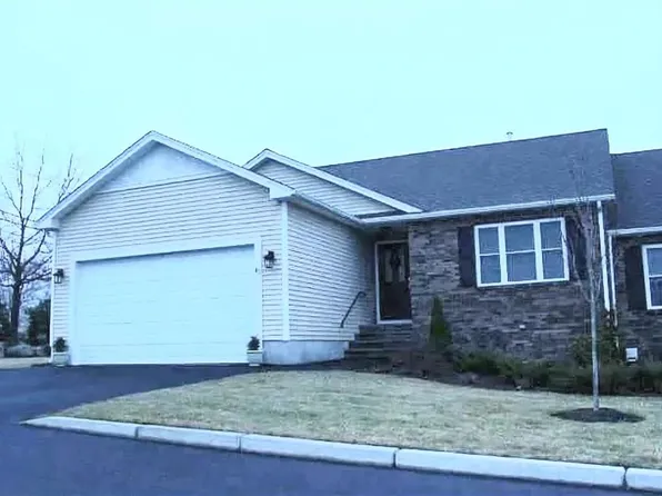 32 Sweet Pea Dr, Cranston, RI 02921