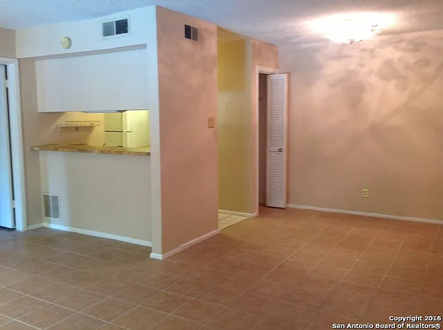 1 bed, 741 sqft, $700 — Photo 4
