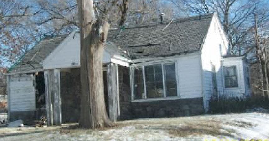 2nd image of 117-12 Deleware St